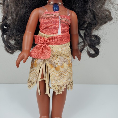 Disney's Princess Moana 13" Doll Talks & Sings Light Up Charm Tested Works - Picture 4 of 18