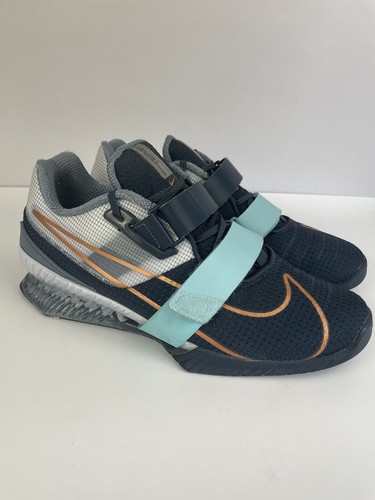 Nike Romaleos 4 da uomo taglia 10 blu ozono oceano profondo 2020 CD3463-440 - Foto 8 di 16