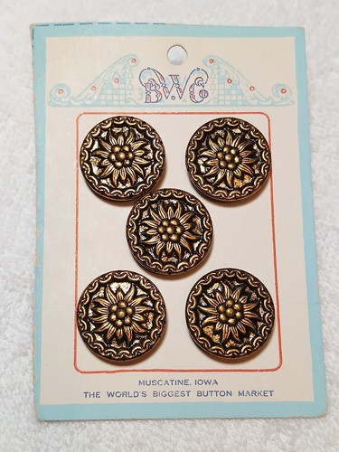Vintage 5 Metal Buttons on Card Flowers BW Co Sewing Crafts Collect Decor