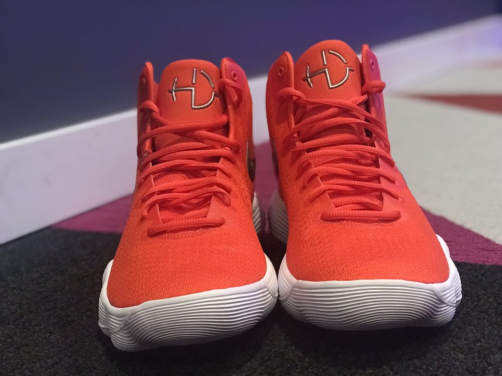 Nike Nike Nike Hyperdunk Basketball shoes orange and White Size 11 1 2 897808-800 a40fc3 Nike Nike Nike Hyperdunk Basketball shoes orange and White Size 11 1 2 897808-800 a40fc3