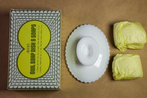 Vintage AVON Milk Glass OWL Soap Dish & Two Soaps New In Original Box - Picture 3 of 7