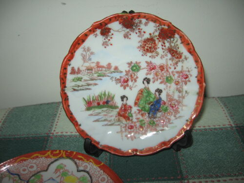 Lote de 2 geishas chinas pintadas a mano de colección, platillos de jardín marcados en T Japón rojo dorado - Imagen 2 de 7