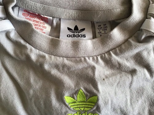 ADIDAS Grey Shorts And T-shirt Set Signature Stripes Age 5-6 Years FREE POST - Picture 4 of 5