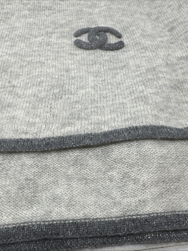 CHANEL Modell CC Mark Apparel Schal 100% Kaschmir Grau Made In Italy - Bild 3 von 9