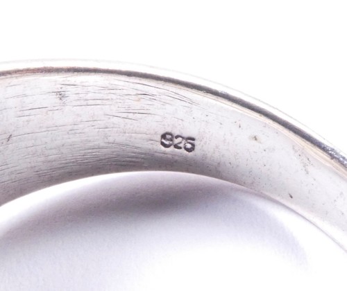 Anillo Cuervo Vikingo Escritura Rúnica Nórdica Oxidada Plata de Ley 925 5.3g Reino Unido Talla O - Imagen 9 de 10