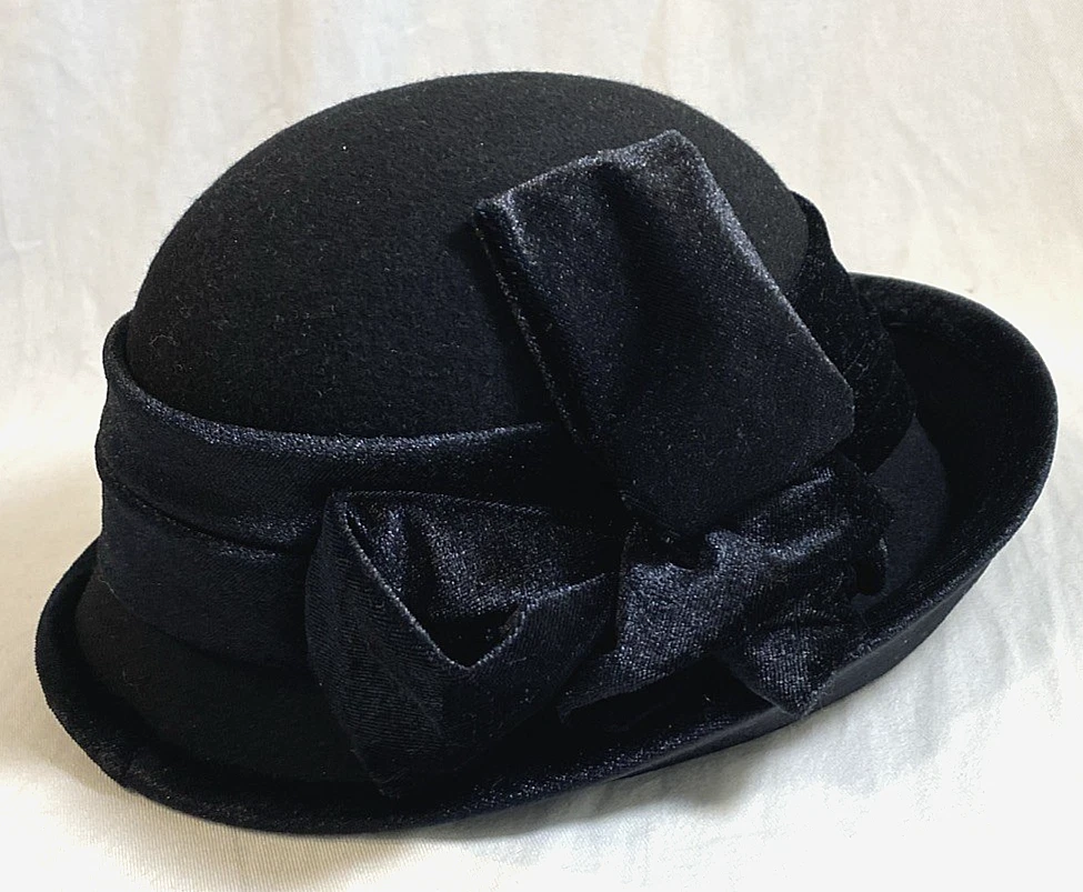 Black Cloche Hats Women display picture 3
