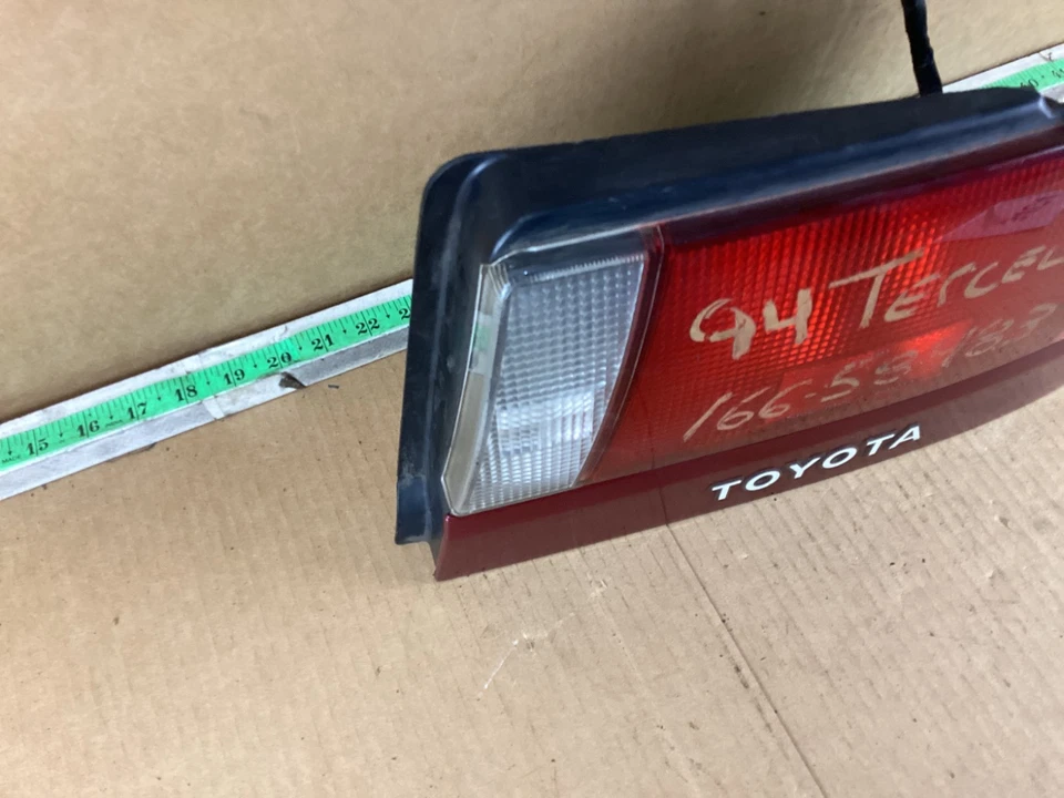 Luz trasera derecha pasajero Toyota Tercel 1991-1994 Foto 4 de 4