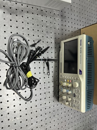 Tektronix TBS1072B 70MHz 2-Ch Digital Oscilloscope w/ TPP0101 Probes  - Picture 12 of 13