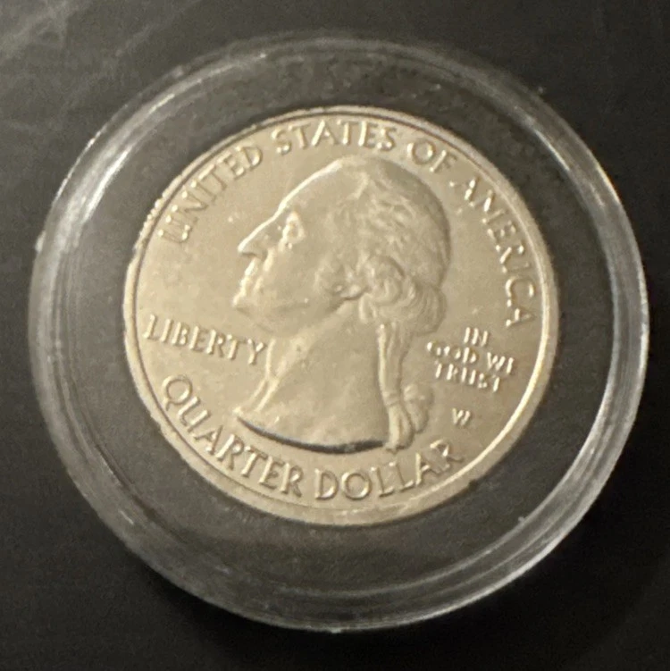 "W" West Point Mint Quarter American Memorial Park 2019 Foto 3 de 4