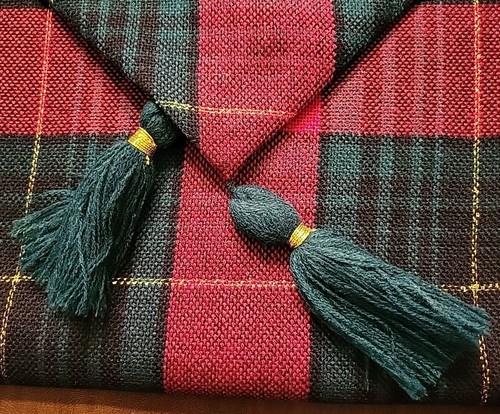 Vintage 1981 Holiday Settings Christmas Table Runner 102" Plaid W Tassels NIP - Picture 2 of 10