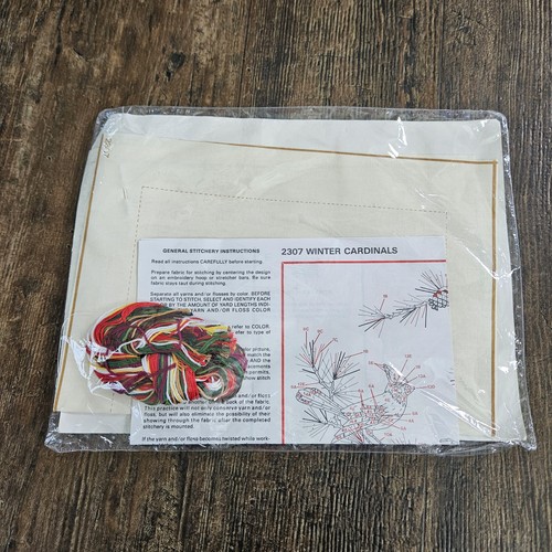 The Creative Circle Crewel Embroidery Kit 2307 Winter Cardinals Vintage - Picture 2 of 2