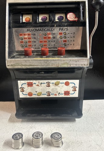 Waco Slot Machine Japan 1972 With 29 Tokens - Parts Only - Picture 2 of 8