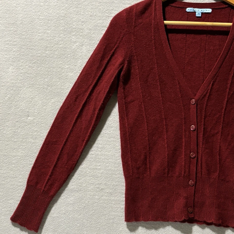 Suéter ANTONIO MELANI Mujer Talla XS Borgoña Cachemira Cuello en V L/S Cárdigan Preppy Foto 2 de 4