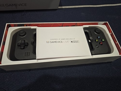 Gamevice GV157 Gamepad Controller fits APPLE IPHONE 6 up to XS MAX NEW SEALED - Picture 2 of 2