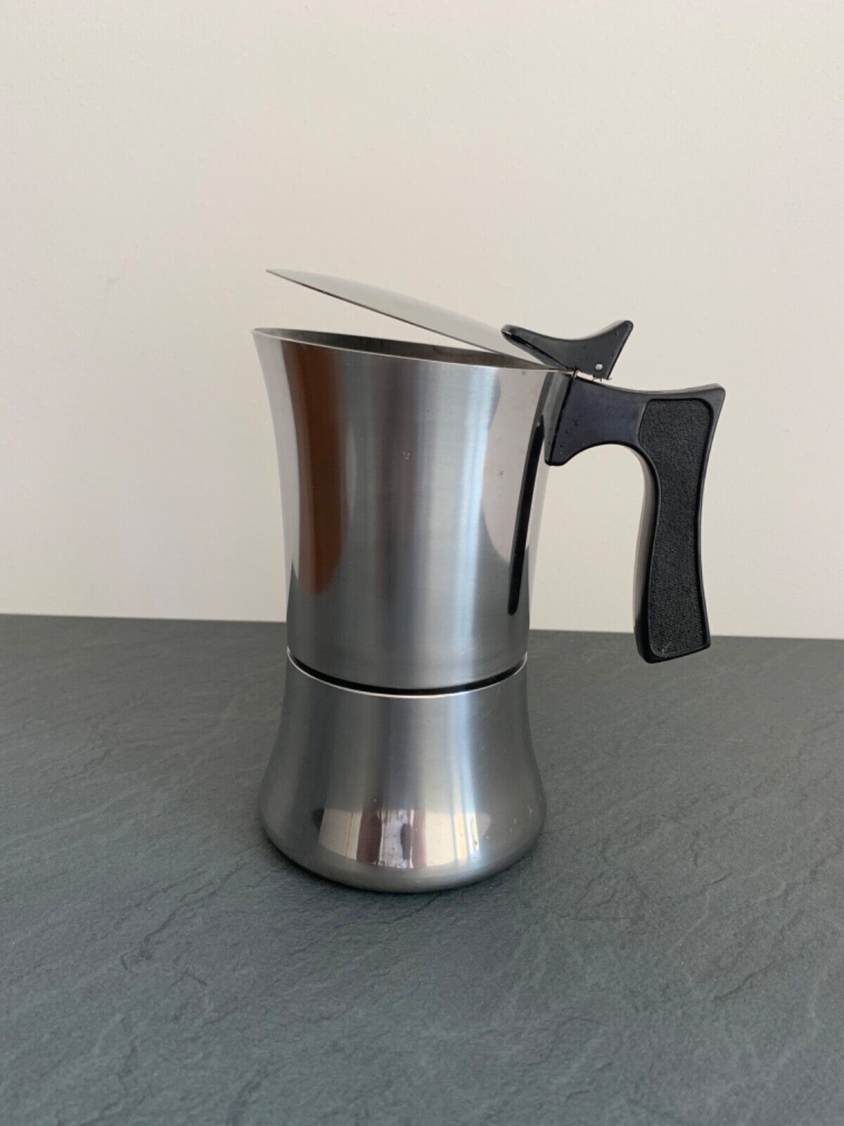 Foto 1 di 10