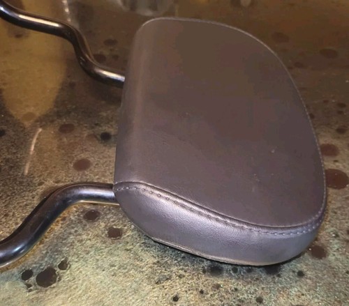 Harley-Davidson OEM 18+ Fat Bob Detachable Sissy Bar & Backrest Pad Black  - Picture 16 of 23