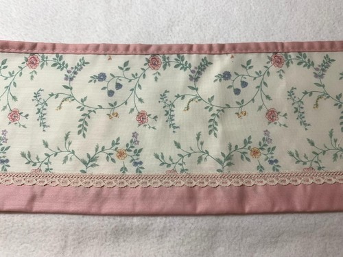 Vintage 6.5" Wide Cotton Trim - Pink Floral with Lace - Picture 1 of 2