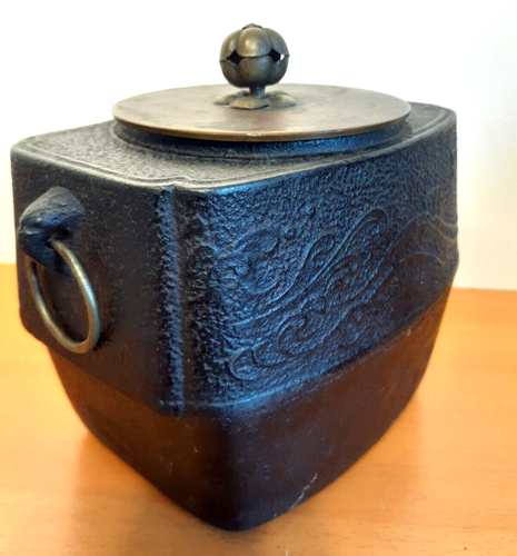 Antique Japanese Cast Iron Kettle -Tea Ceremony Bronze Lid - Picture 6 of 9