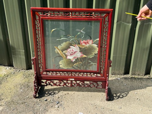 VINTAGE CHINESISCHE SIGNIERTE FEUERSCHIRM SUZHOU STICKEREI GOLDENE BIENE SU SEIDE