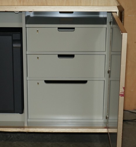 STUNNING HAND PAINTED VENETIAN SIDEBOARD WITH BUILT IN FRIDGE & FITTED DRAWERS - Picture 17 of 24