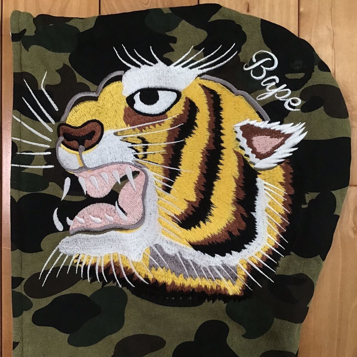 BAPE TIGER EMBROIDERY FULL ZIP HOODIE dark red A Bathing Ape Size M