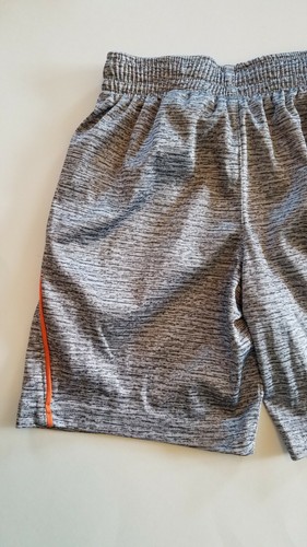 Puma Boy's Side Stripe Athletic Shorts Sports Heathered Gray Size 5 Pockets EUC - Picture 6 of 9