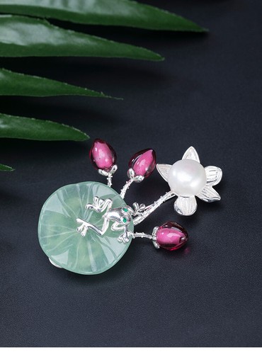 I04 Brosche Frosch auf Blatt aus grünem Aventurin Blüte mit Perle Silber 925 - Bild 1 von 6