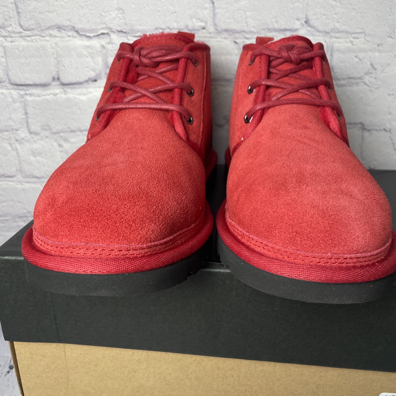 NEW Mens UGGS Red & Black Neumel Graphic Outline Chukka Boots Size 9 image 4
