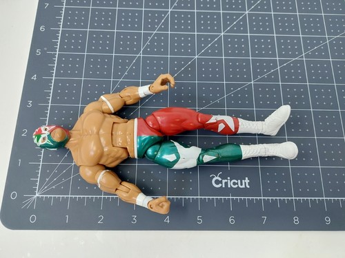Lucha Libre Masked Warriors Super Nova Wrestling Action Figure: 2010 Playmates - Picture 6 of 6