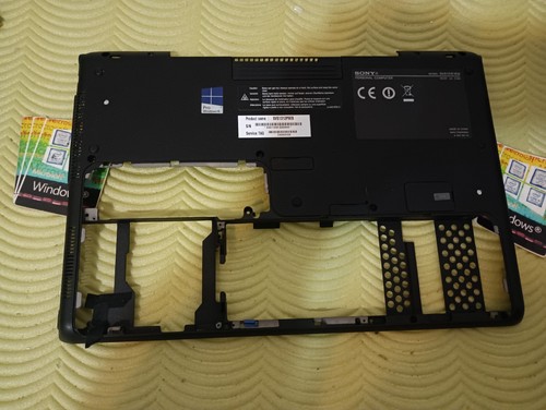 sony vaio SVS131 underbody - Picture 1 of 2