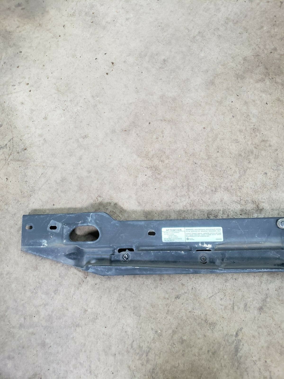 97 98 99 00 01 Jeep Cherokee XJ Fan Shroud Upper Frame Nar Hood Latch