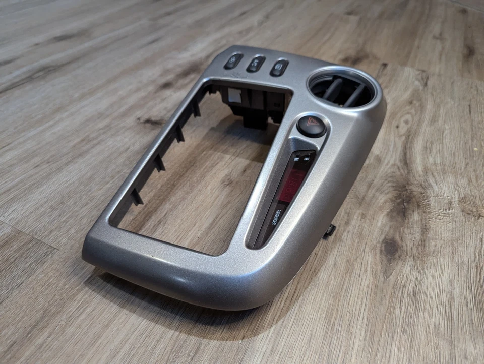 2003-2008 Toyota Matrix Pontiac Vibe Radio Climate Heater Control Bezel Vent - Image 3 of 4