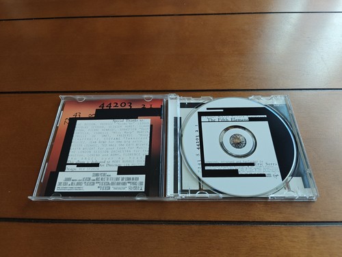 The Fifth Element Original Motion Picture Soundtrack CD 1997 with Bonus Track - Picture 3 of 4