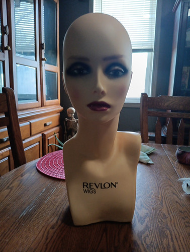 Vintage wig mannequin head Revlon Wigs - Picture 1 of 4