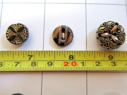 LOT OF 53 ANTIQUE GOLD LUSTER BUTTONS ON COLLECTOR'S CARD 1/2" TO 13/16" - Picture 16 of 23