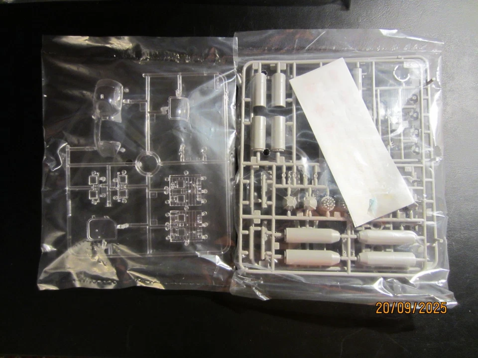 1/48 Mini Hobby Models MI-24P/HIND F - MI-24D/HIND D - Immagine 4 di 4