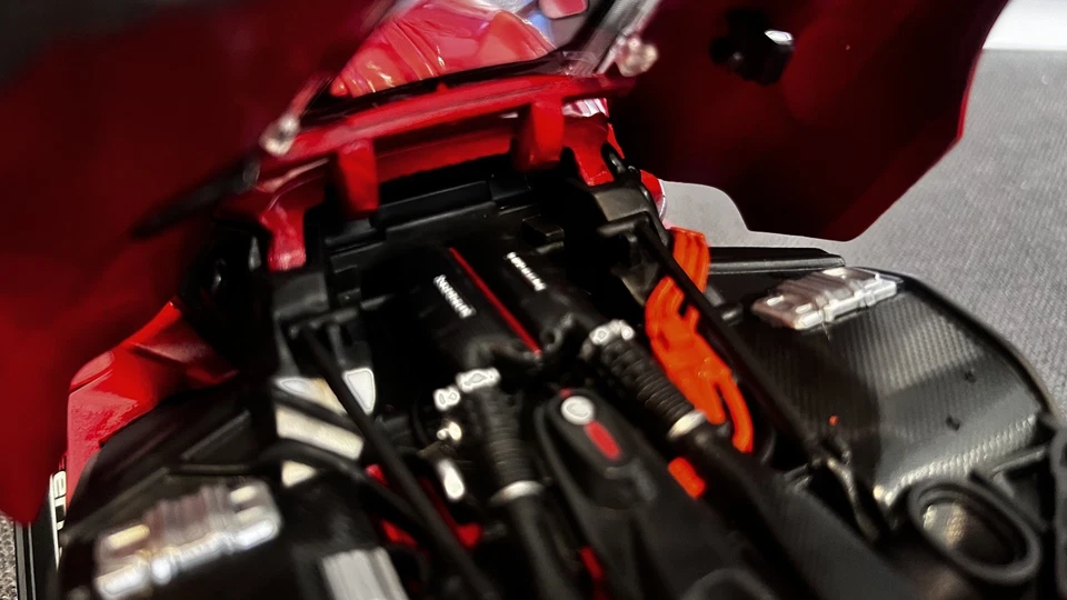 Maisto 1:18 Die-Cast Special Edition Ferrari LaFerrari Model Car -Red Beast - Image 2 of 4