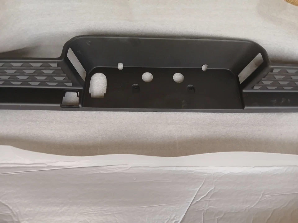 正品原始设备制造商 Mopar 68299105AD 后保险杠踏板 2019 - 2024 道奇 Ram 1500 — 第 2/4 张图片