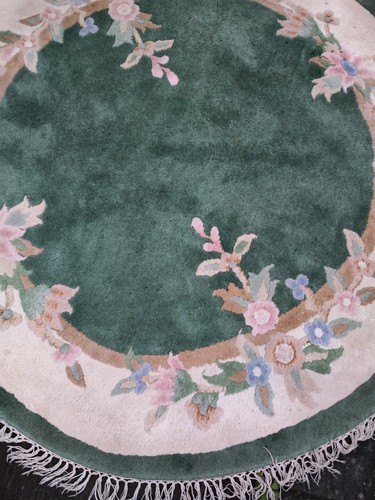 Alfombra redonda circular verde floral china vintage flecos beige flores azules 57" - Imagen 15 de 15