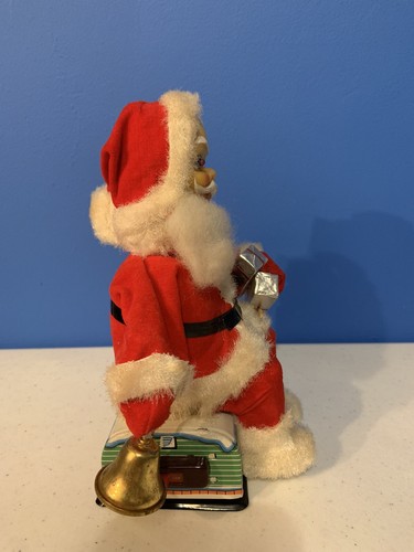 1950s Battery Operated Santa Claus M-750 Sitting On House Christmas Toy - Picture 4 of 9