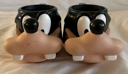Due tazze vintage Disney Pippo plastica tazza bambini scolpite 3D da Applausi - Foto 2 di 9