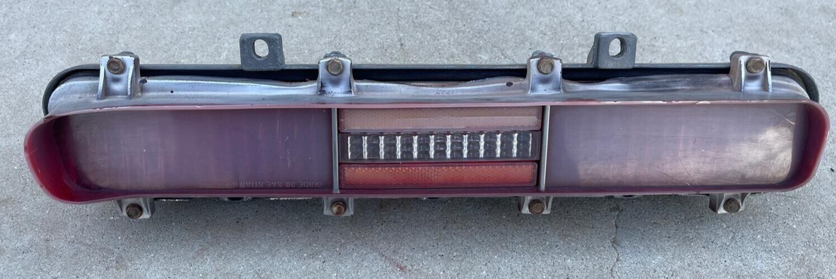 OLDSMOBILE TORONADO RIGHT TAIL LIGHT TURN SIGNAL BRAKE