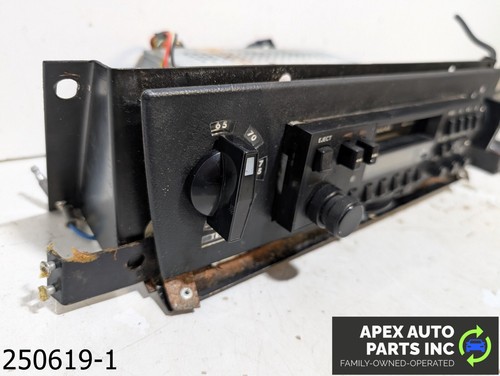 OEM 1980-1987 Jaguar XJ6 4.2L PLAYER RADIO TAPE STEREO RECEIVER HEADUNIT - Picture 3 of 14