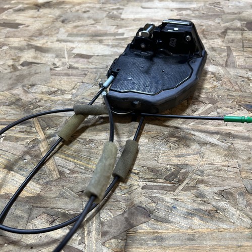 2007-11 Toyota Camry Right Rear Door Lock Latch Actuator 69050-06100 OEM - Picture 5 of 8