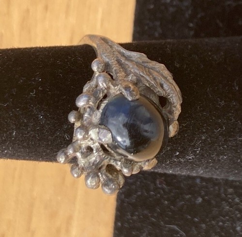 Vintage Sterling Silver Leaves And Berries Design Black Cat's Eye Stone Ring - Picture 5 of 13