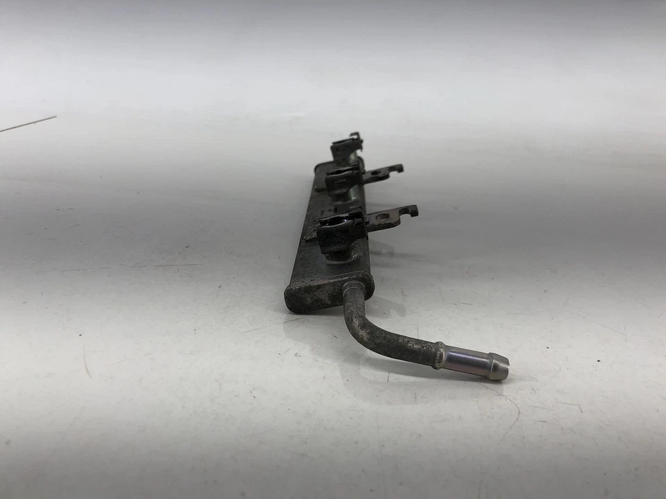 08-15 SMART FORTWO 1.0L L3 MOTOR GASOLINA COMBUSTIBLE GAS INYECTOR RIEL RAMPA OEM Foto 2 de 4