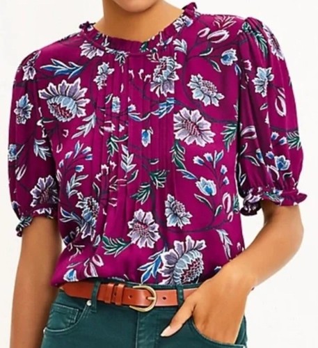 EUC Women's LOFT Floral Pintucked Puff Sleeve Blouse Size XS Purple