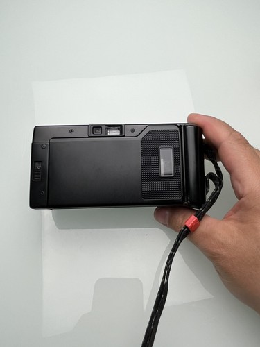 Minolta AF-E 35mm Auto Focus Camera Take Pictures Photo Vintage READ INFO - Picture 6 of 12
