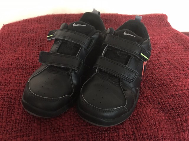 boys black leather nike trainers