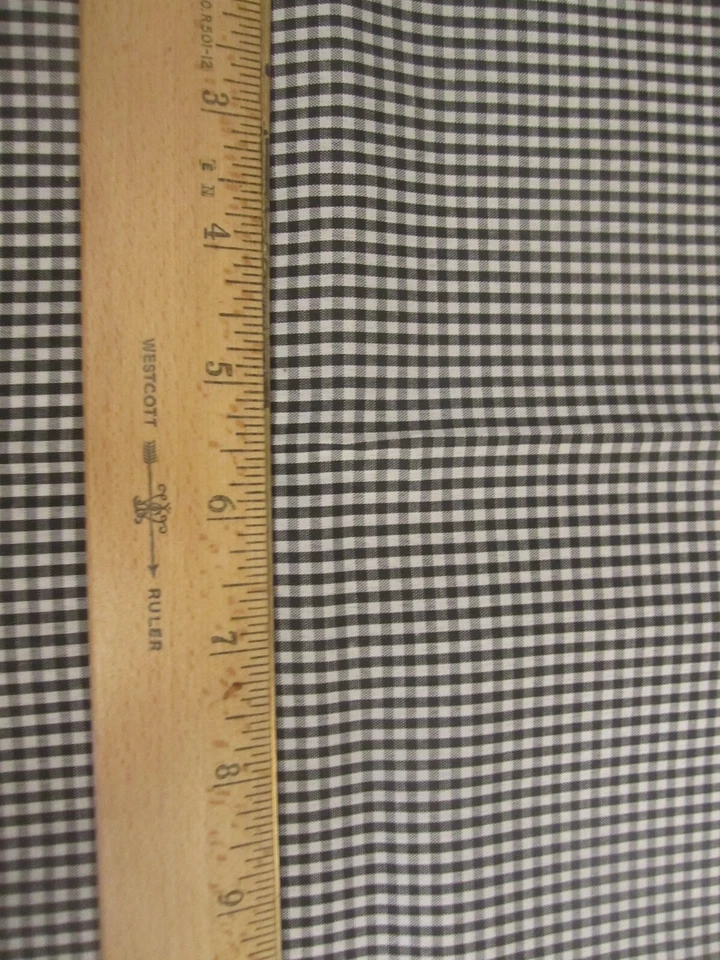 Tela de guinga de mezcla de algodón mezcla de poli algodón pequeña blanco y negro 1 yarda x44 Foto 4 de 4
